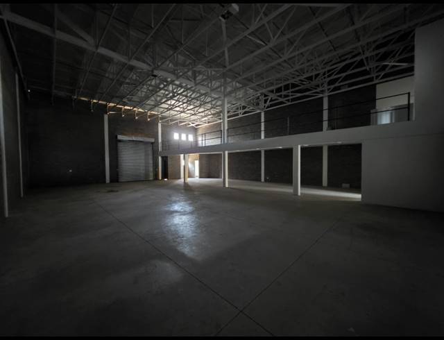 550M² WAREHOUSE TO LET IN STORMILL